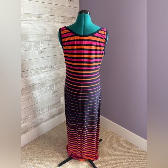 Roz & Ali Pink and Orange Sleeveless Maxi Dress - Picture 2 of 8